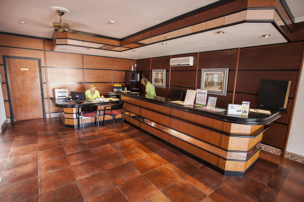 Bahia Park Hotel Cala En Porter  Kültér fotó