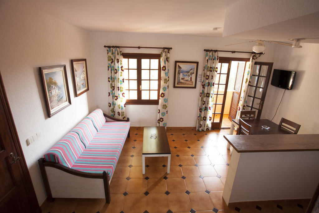 Bahia Park Hotel Cala En Porter  Kültér fotó